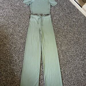 Women's White Fox Boutique Green Ribbed Two-Piece Lounge Set Size S